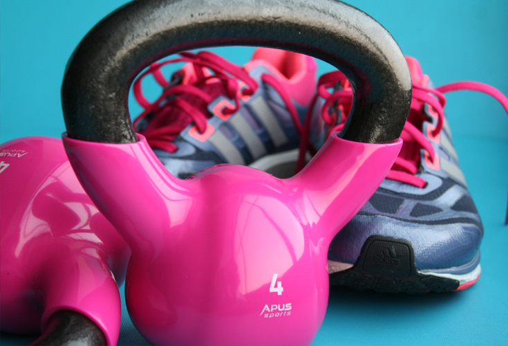 Burn calories in overdrive and shed pounds using these kettlebell exercises! 8 super sculpting exercises incorporating your full body resulting in a more slim and toned figure while burning 20+ calories per minunte